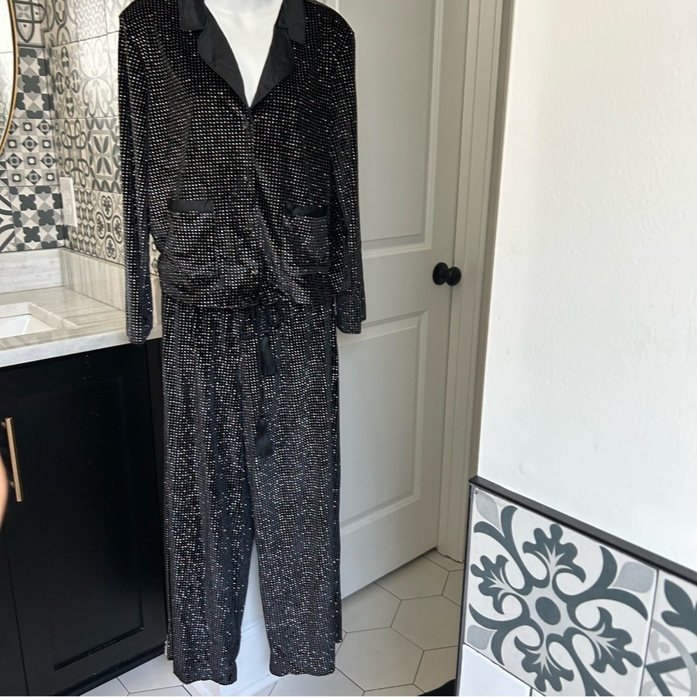 NWOT 🖤VS PAJAMA SET